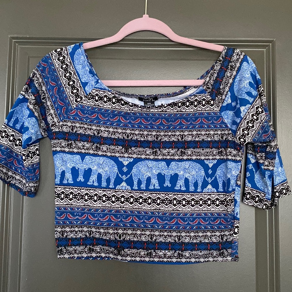 MOVING SALE - Multicolor Crop Top - Size S/M 🐘